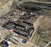 Vue générale du chantier de fouille et des aménagements de quais antiques.