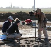 Levée topographique de vestiges d'un campement de chasseurs-cueilleurs de l'époque mésolithique.