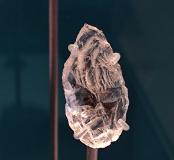 Racloir en cristal de roche au Musée des Tumulus de Bougon, Néandertal, l'expo