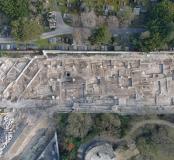  Photo zénithale de l'ensemble de la fouille en cours au quartier Sernam/Boulingrin mise au jour à Reims (Marne), en 2023.  Un site monumental antique des IIe-IIIe siècles y a été découvert. 