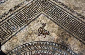 Canard ornant un angle d'une grande mosaïque