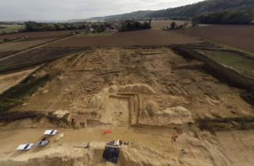 Vues 360° de la fouille d’un mammouth et d’une occupation des hommes de Néandertal sur les rives de la Marne