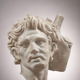 Tête de barbare. IIe-IIIe siècle. Découverte sur le site de villa de Chiragan (MartresTolosane). Conservée au Musée Saint-Raymond (Toulouse). 