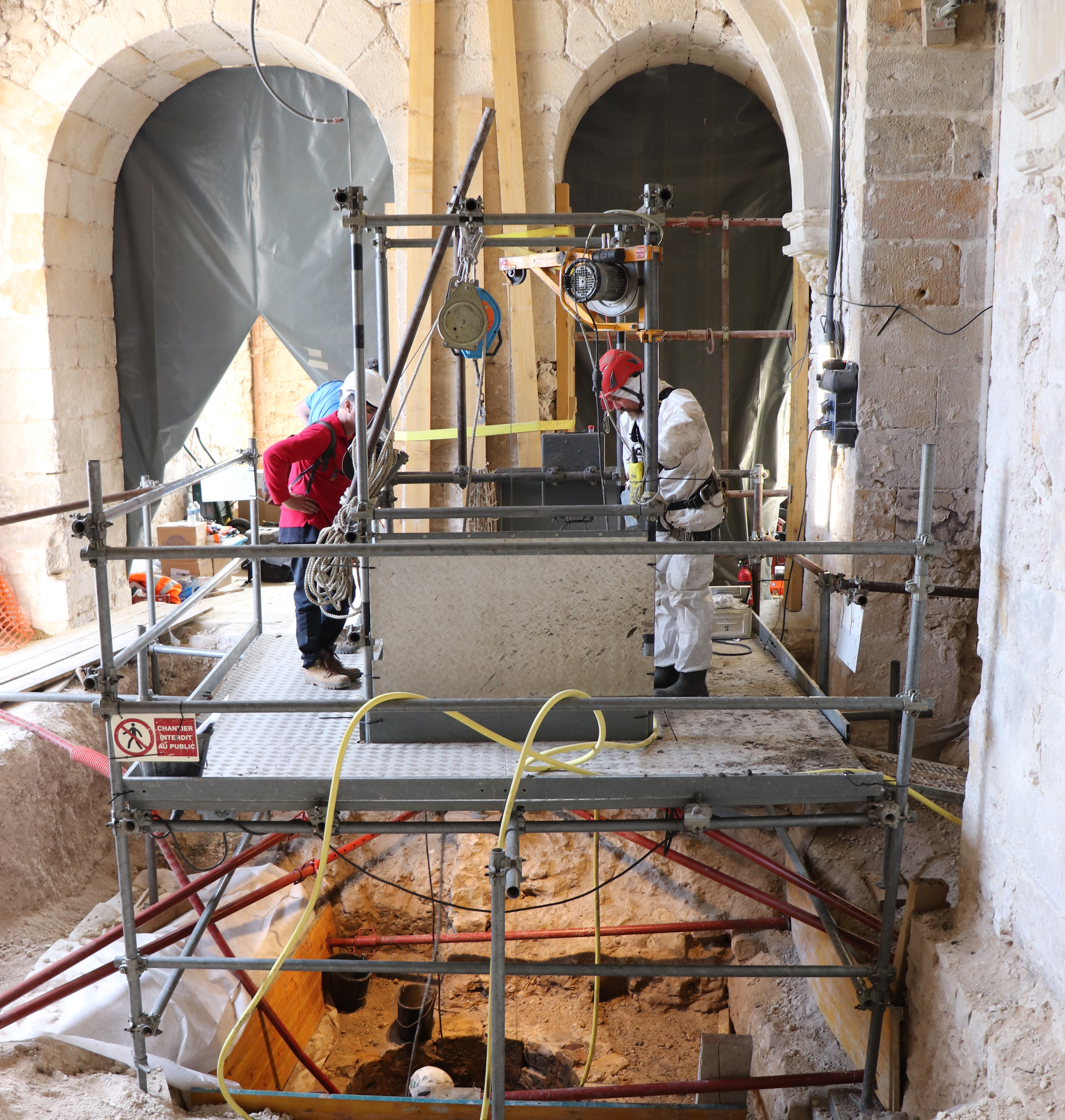 Fouille d'un puits au Château de Fontainebleau, 2019.