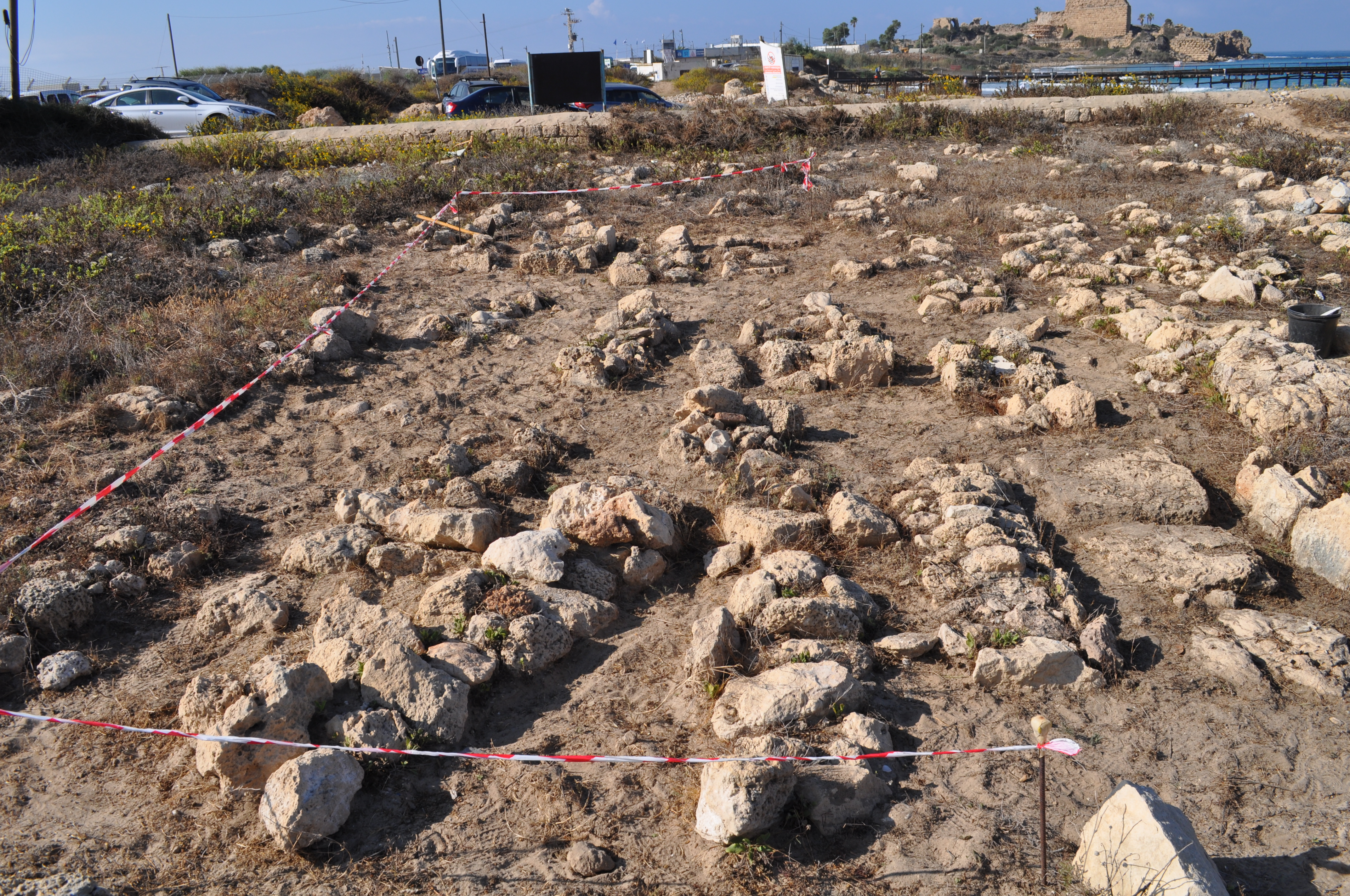 Marqueurs de tombes dans le cimetière franc d'Atlit.